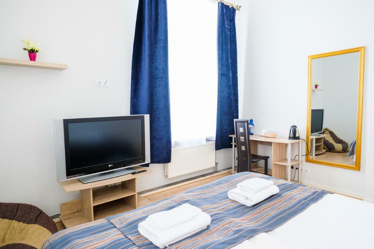Aquamarine Hotel Tallinn Buitenkant foto